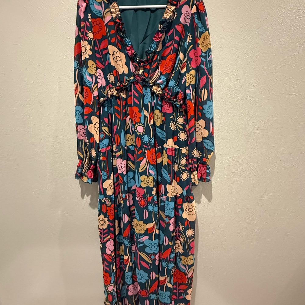 Floral V-Neck Long Sleeve Maxi Dress in Teal. PTP 20”. Length 53”
